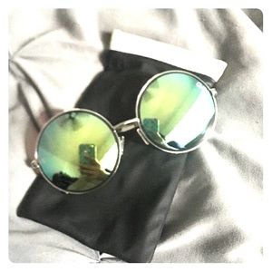 Chelsea Girl Sunníes